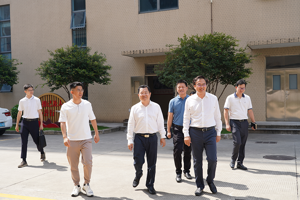 東莞市茶山鎮黨委書記陳智武一行蒞臨百利食品走訪調研